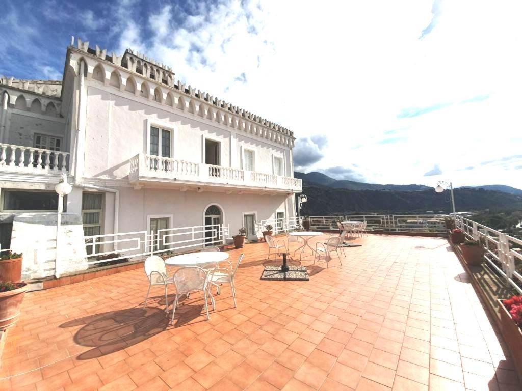 Appartamento Nel Fabbricato Denominato Il Castello Прая-а-Маре Екстер'єр фото